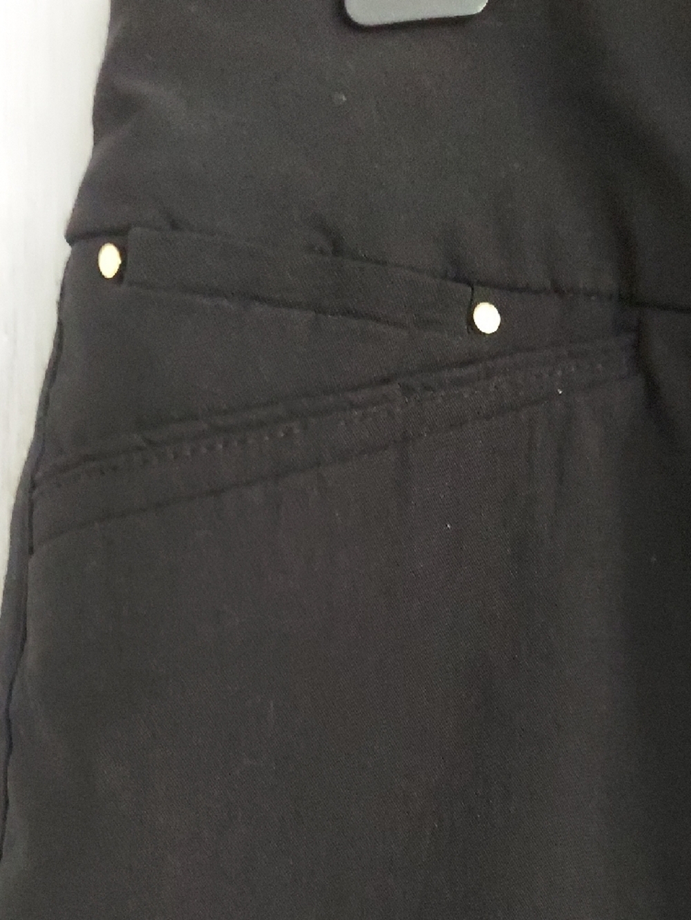 Attyre Black Skort with Streamlined Fit - Picture 3 of 4